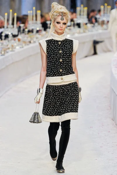 Look 18